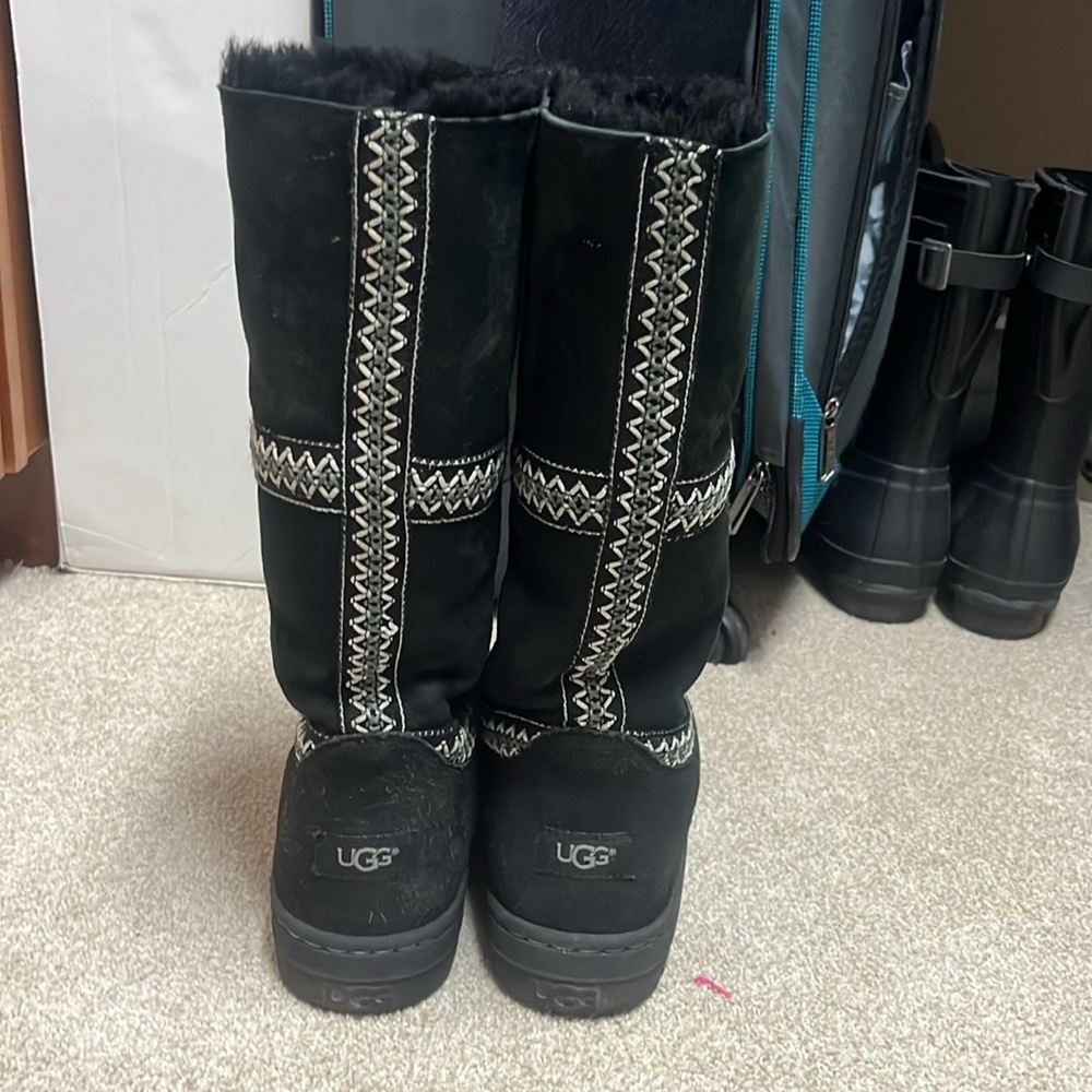 UGG Winter Boots - Picture 4 of 8